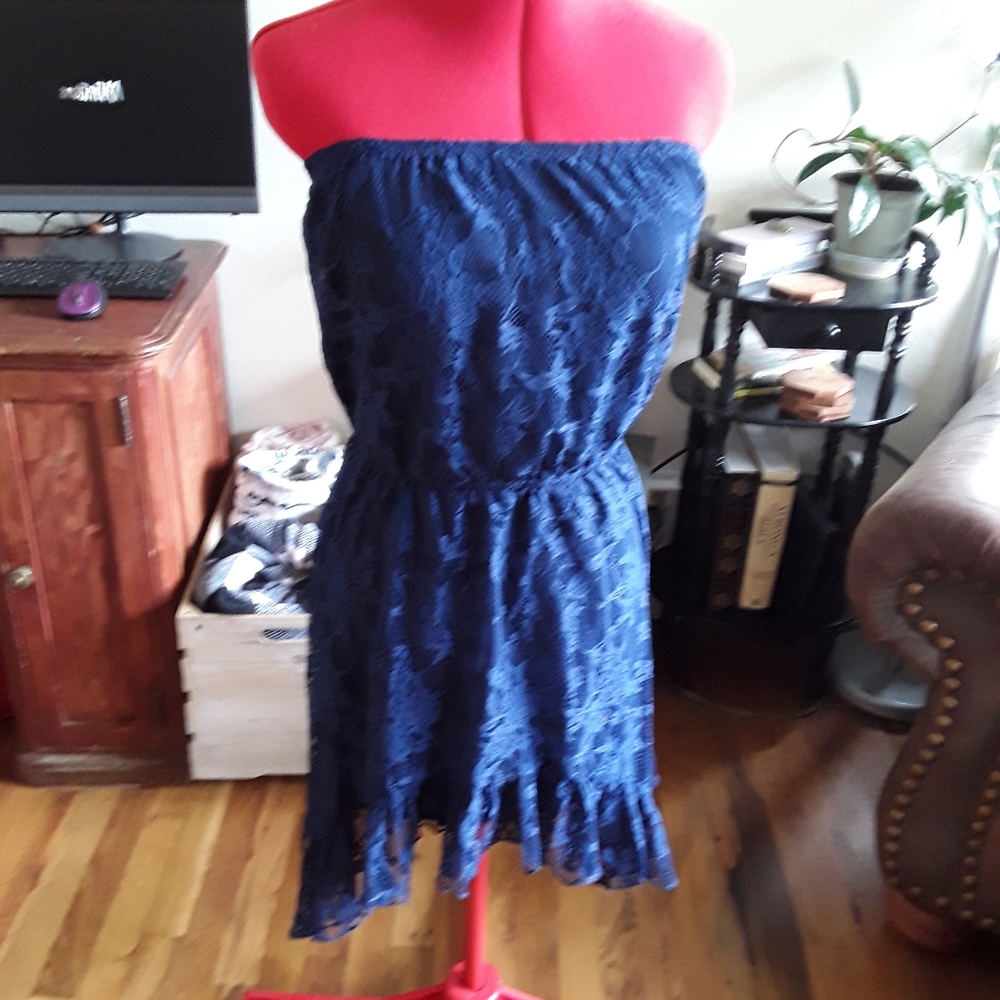 Elegant Blue Lace Strapless Dress